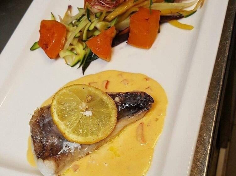 호텔 La Croix Verte  Le Relais Des Moulins