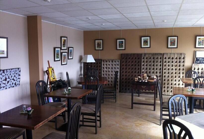 Отель La Longue Vue