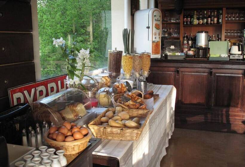 Отель La Longue Vue