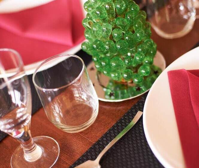 Отель La Longue Vue