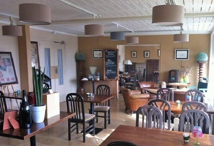 Отель La Longue Vue