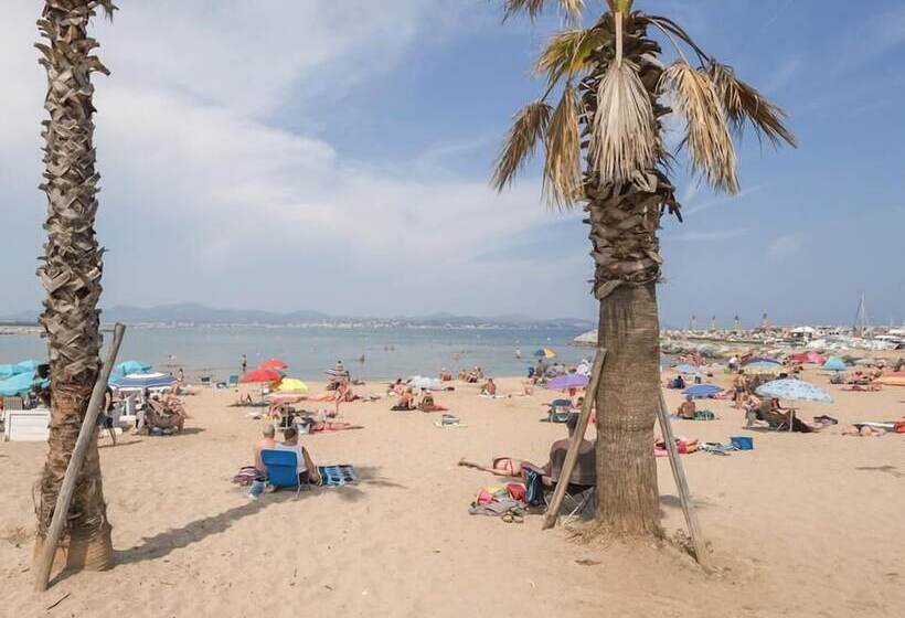 Отель La Petite Auberge