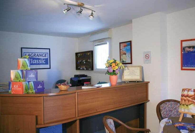 Отель Lagrange Vacances Villa Barbara