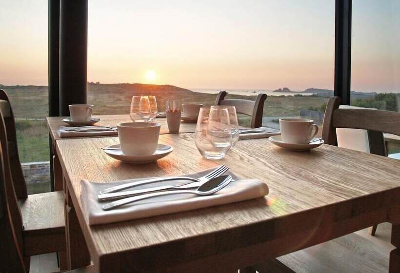 Отель Logis Le Château De Sable