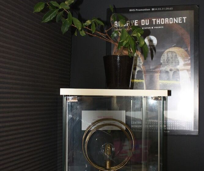 ホテル Le Clos Des Médiévales