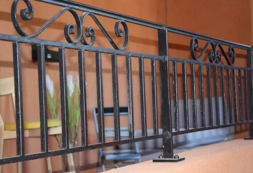 ホテル Le Clos Des Médiévales