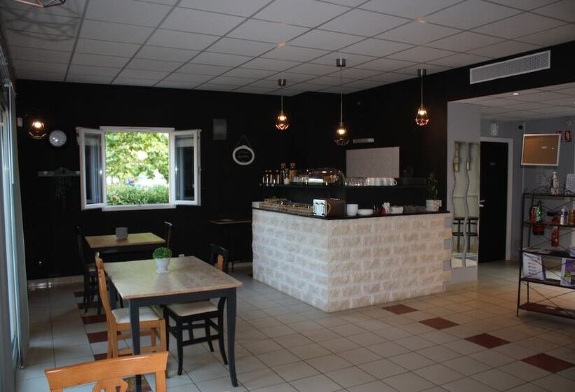 ホテル Le Clos Des Médiévales