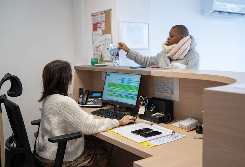 Отель Le Clos La Verdiere