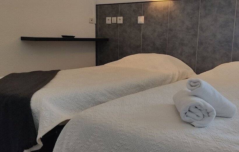 Отель Le Clos La Verdiere