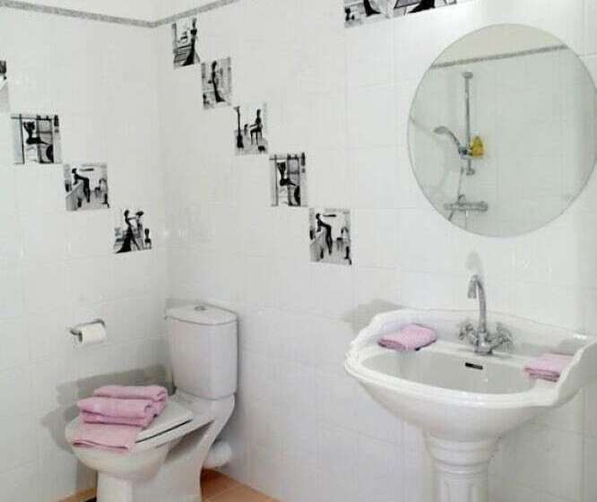 ホテル Logis Hôtel Le Relais Louis Xi