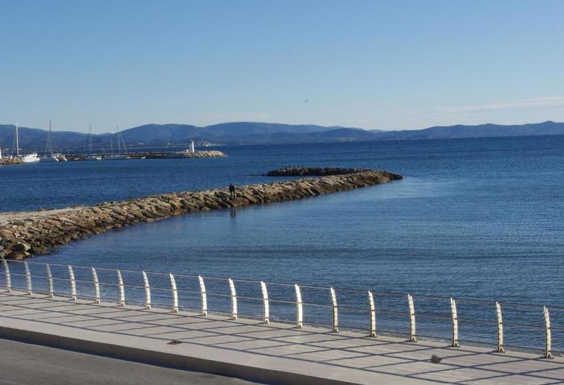 فندق Les Stoechades