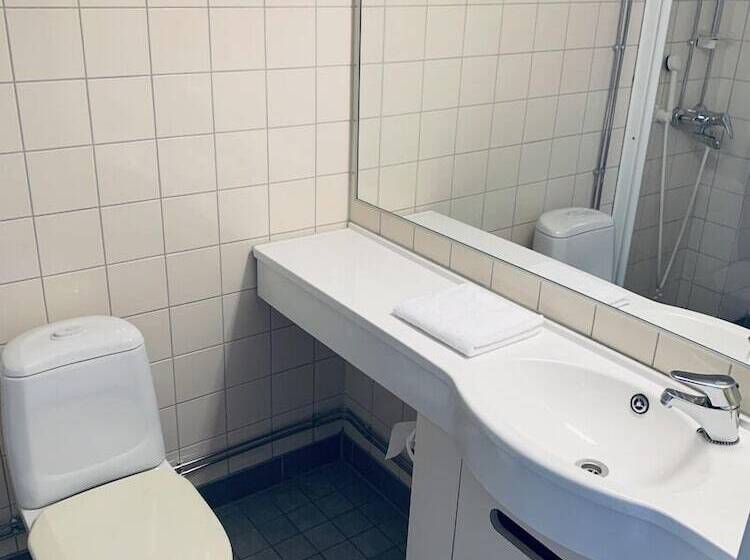 فندق Li Uninen Kotka