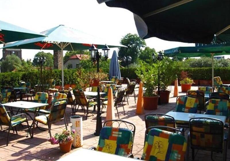 Отель Lindenberger Hof