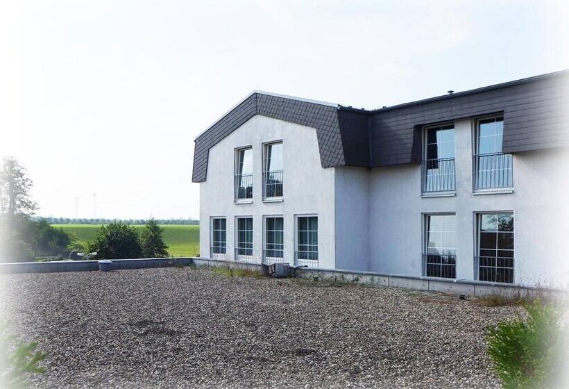 Отель Lindenberger Hof