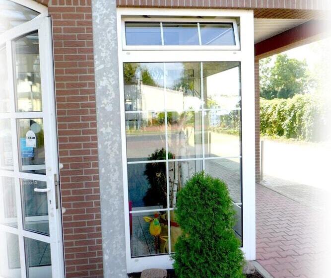 Отель Lindenberger Hof