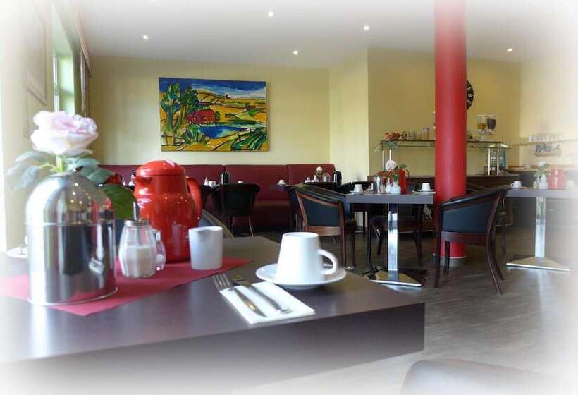 Отель Lindenberger Hof