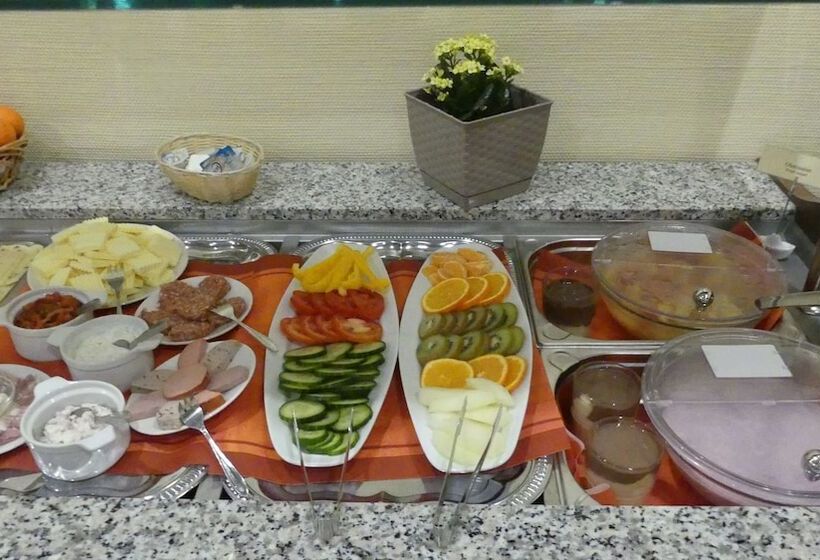 Отель Lindenberger Hof