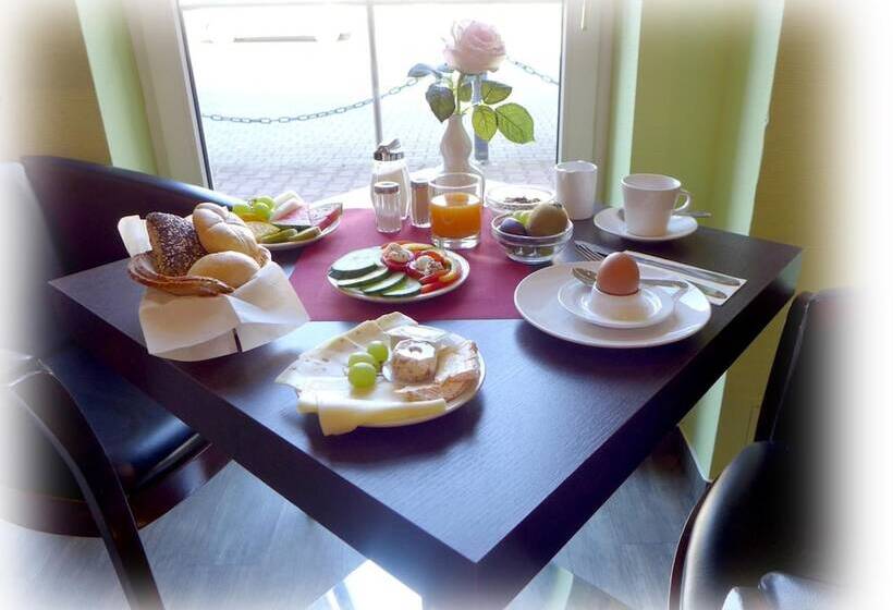 Отель Lindenberger Hof