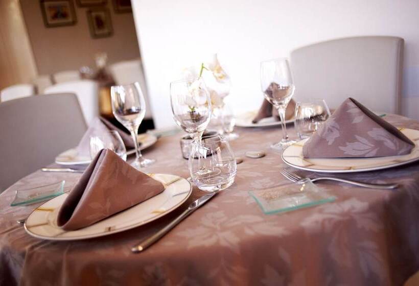 酒店 Logis Hôtel Le Pélican