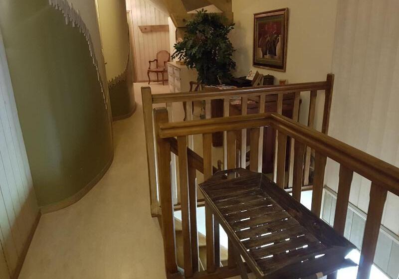 Отель Logis Relais Des Cailleres