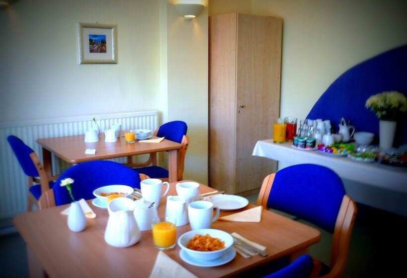 Отель Malvern House