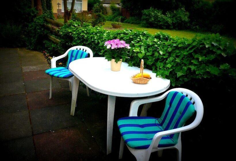 Отель Malvern House