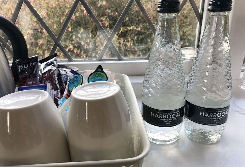 Отель Millstone Country Inn