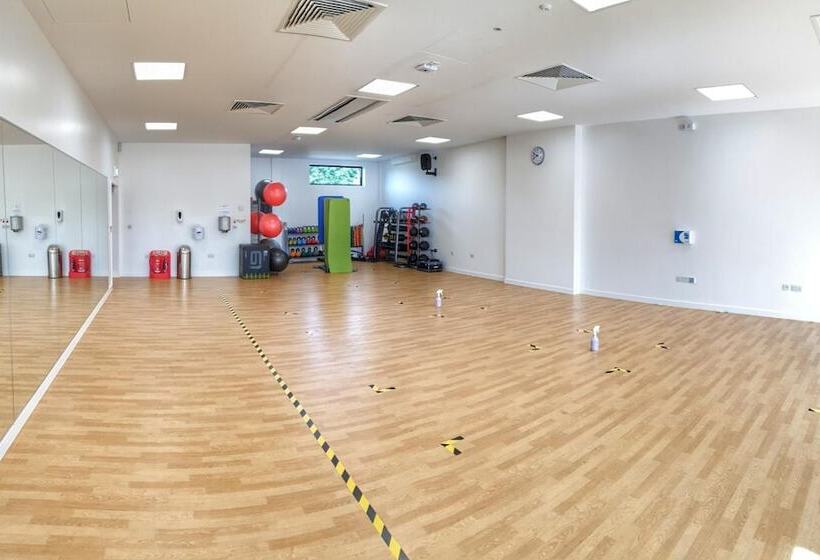 فندق Phyllis Court Members Club