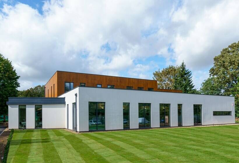 فندق Phyllis Court Members Club