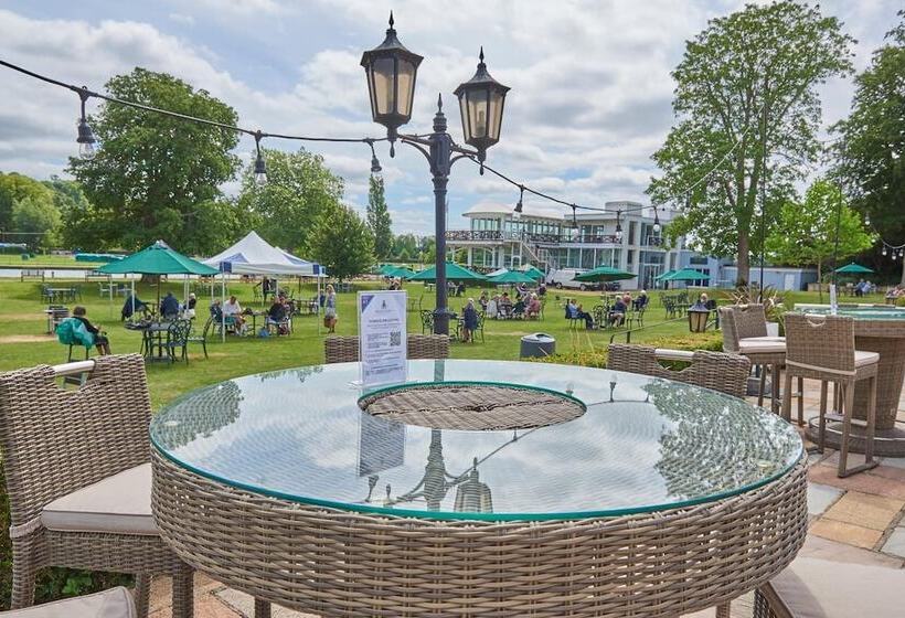 فندق Phyllis Court Members Club