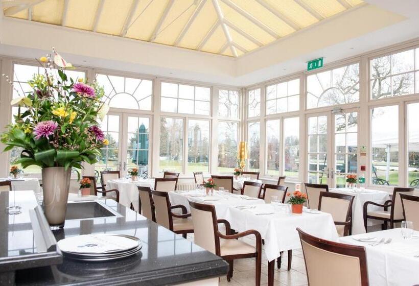 فندق Phyllis Court Members Club