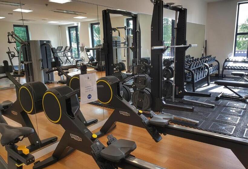 فندق Phyllis Court Members Club