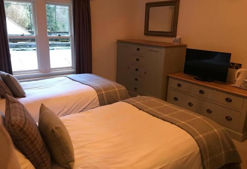 בית מלון כפרי Ravenstone Manor