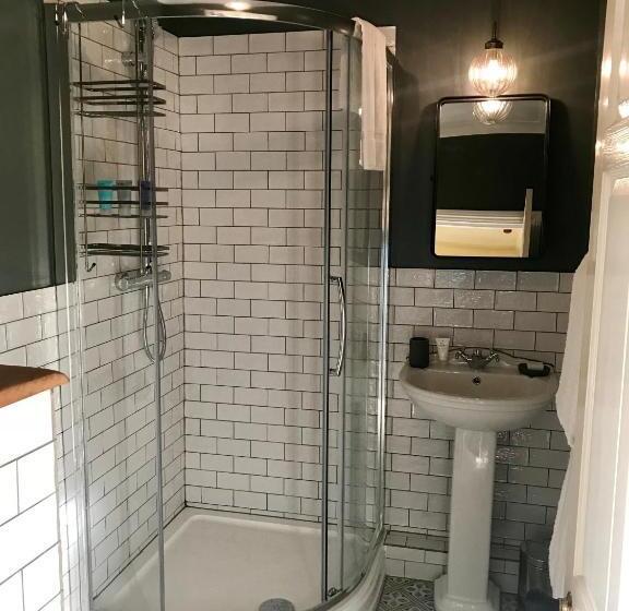 فندق The Farmhouse At Redcoats