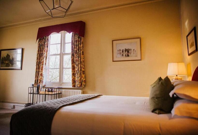 فندق The Farmhouse At Redcoats