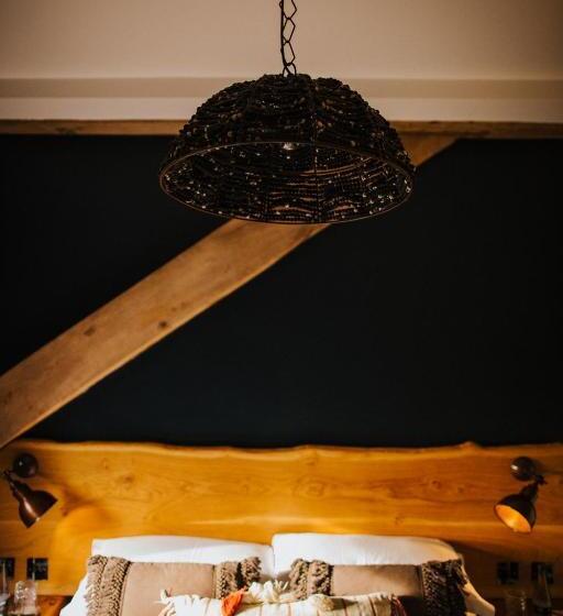 فندق The Farmhouse At Redcoats