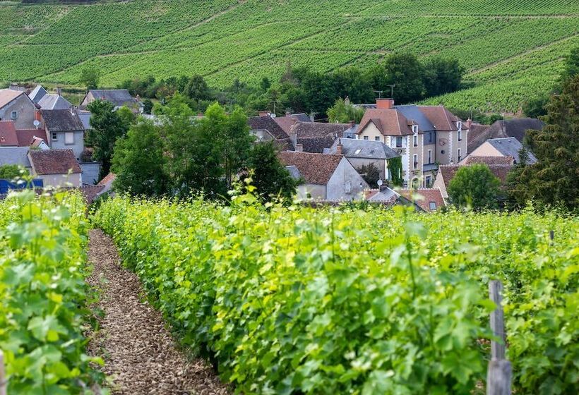 ホテル Restaurant Famille Bourgeois  La Cote Des Monts Damnes