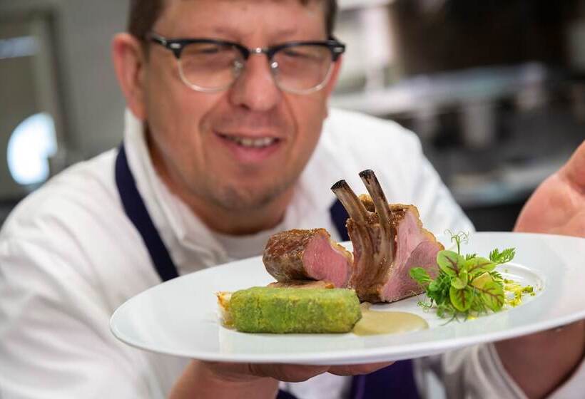 ホテル Restaurant Famille Bourgeois  La Cote Des Monts Damnes