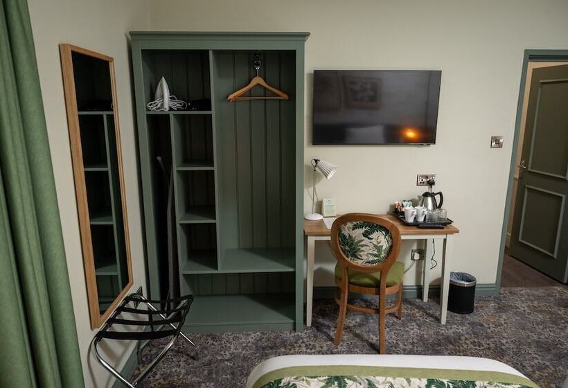 בית מלון כפרי Rockingham Arms By Greene King Inns