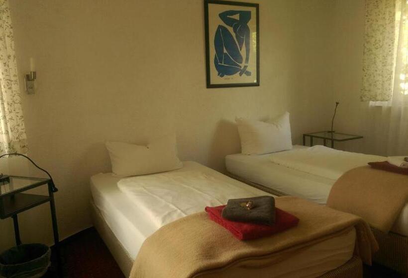 Отель Saarland Lebach