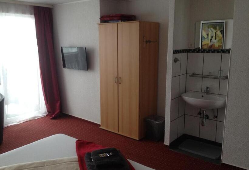 Отель Saarland Lebach