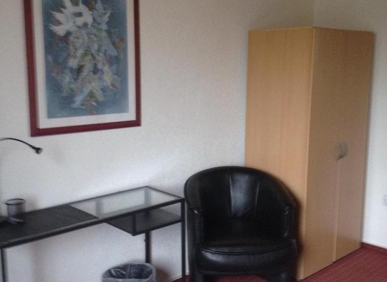 Отель Saarland Lebach