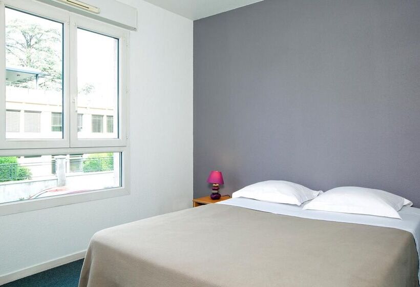 ホテル Sejours & Affaires Annecy Le Pont Neuf