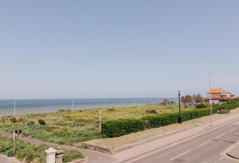 בית מלון כפרי Sherwood