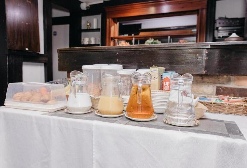 בית מלון כפרי Sherwood