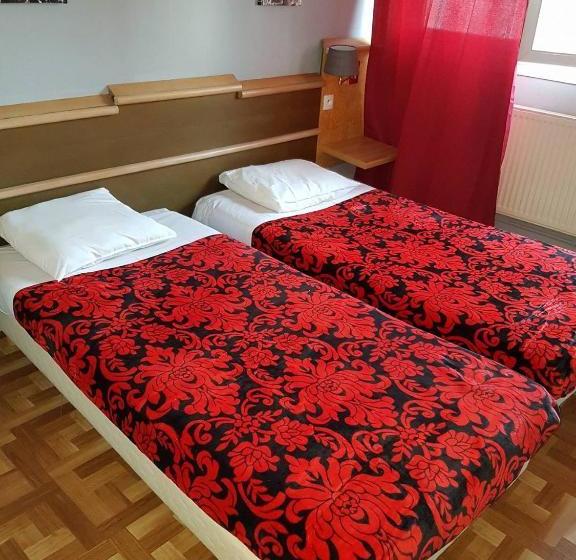 Отель Le Sleeping