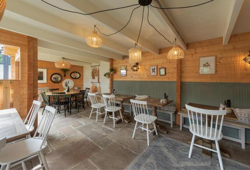 Somerset House Boutique Hotel And Restaurant