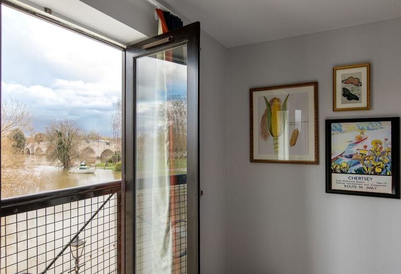 Отель The Bridge