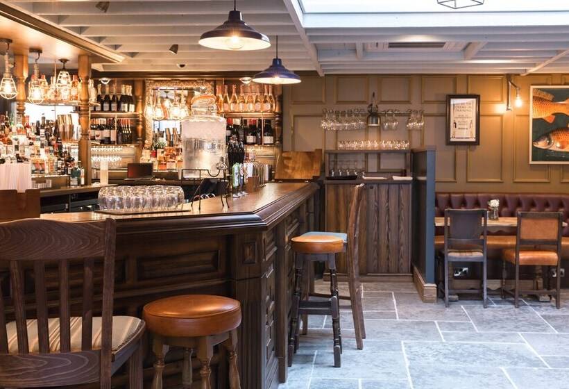 Отель The Bridge