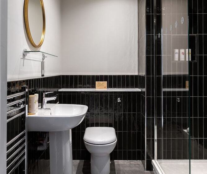 Отель The Bridge